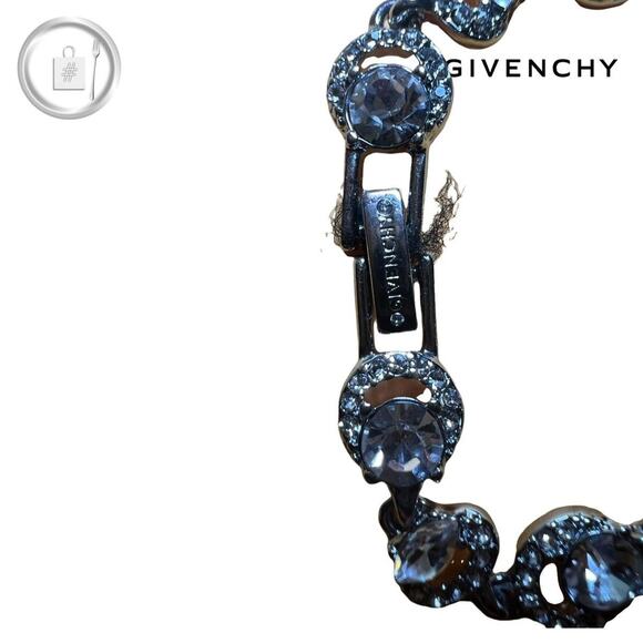 Givenchy - Picture 2 of 3